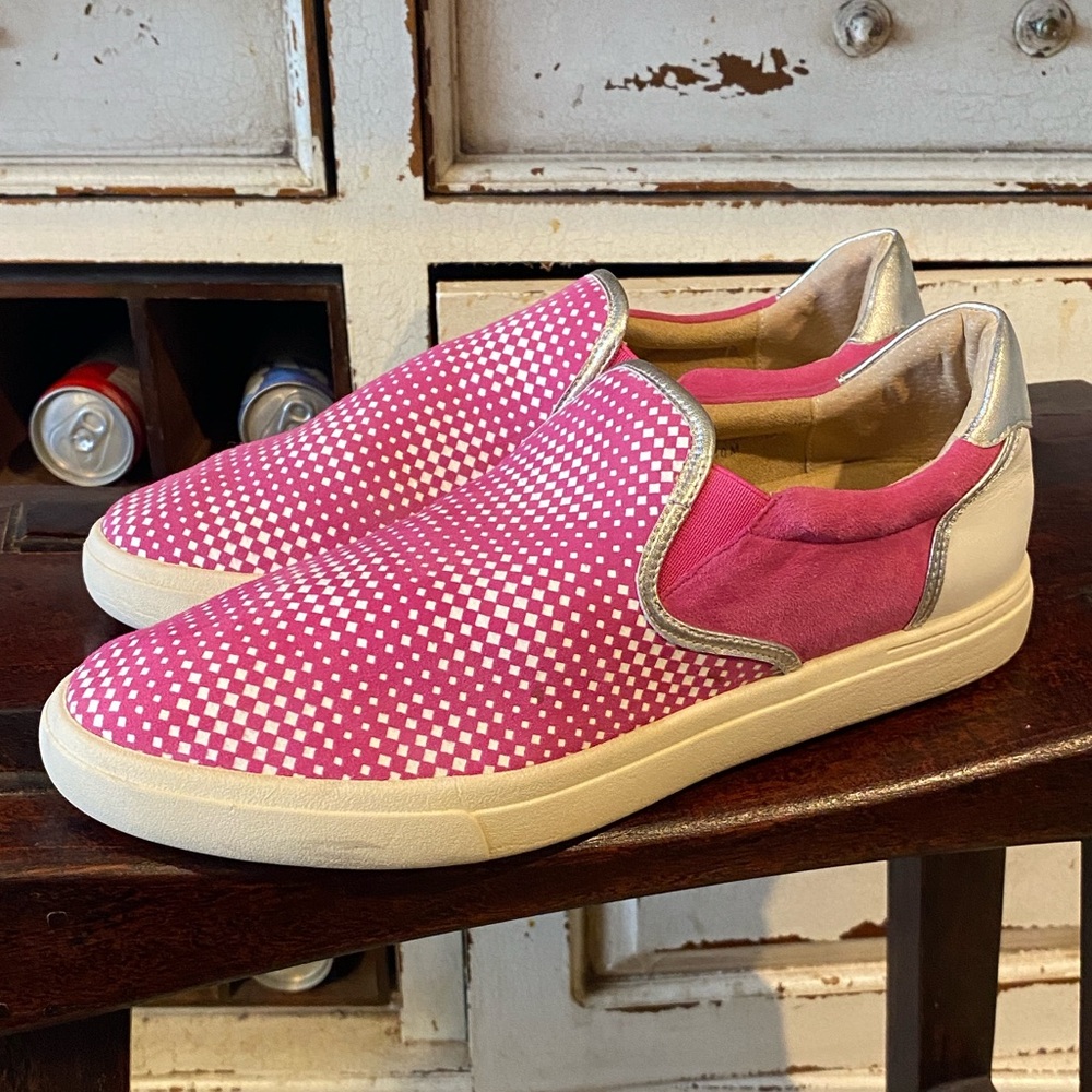 Vaneli Sport Oberon Pink and Silver Check SuedeLike Sneaker Shoes Womens Size 10